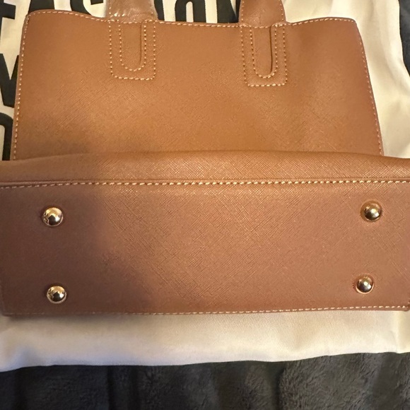 House of Rehab medium shopper tote in a beautiful brown color. Perfect for fall. - Picture 2 of 4